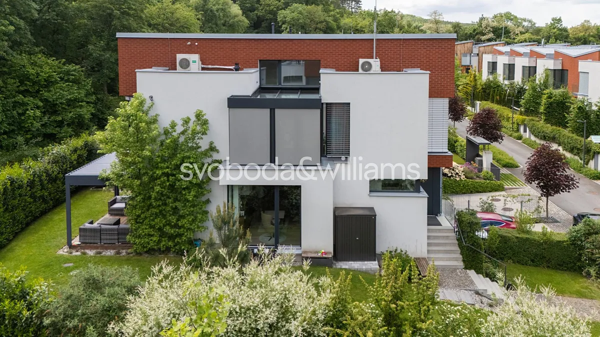 Prodej rodinného domu 284 m², pozemek 423 m²